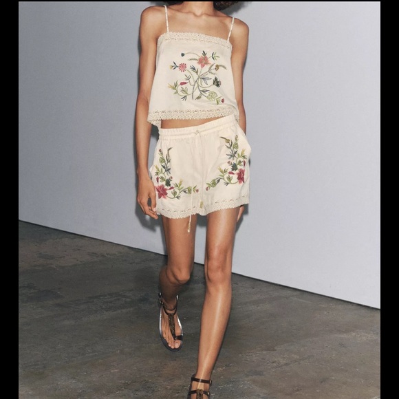 Floral Embroidered Cream Top and Shorts Set - Picture 11 of 14